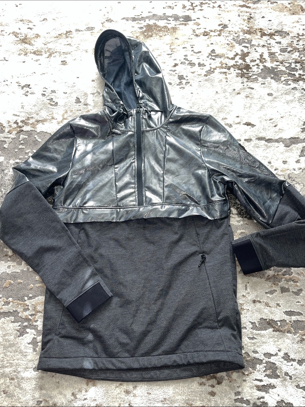 Under armour light jacket pull over half zip mens small good used condition